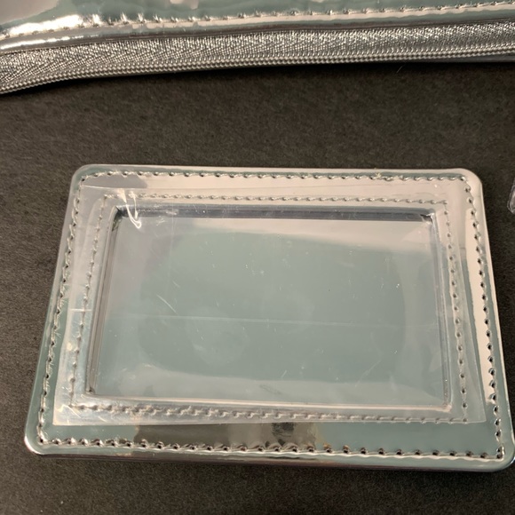 Bobby Brown wristlet sunglasses case with mirror - Picture 6 of 12